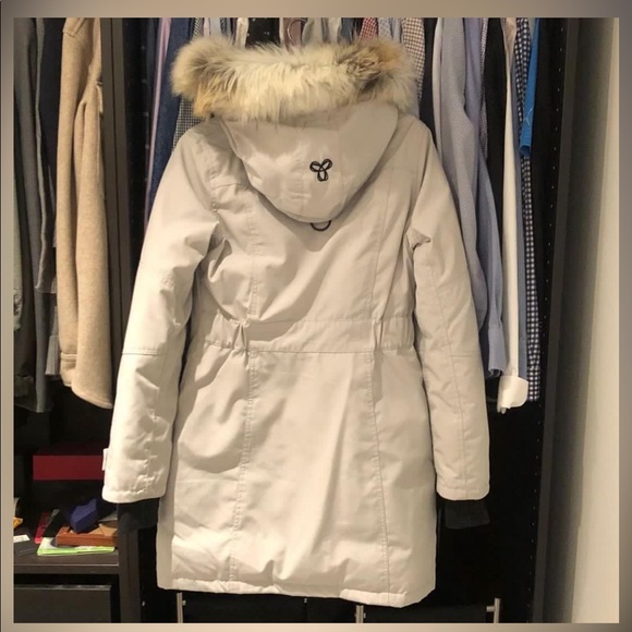 Aritzia Tna Bancroft down filled jacket parka - Picture 2 of 3